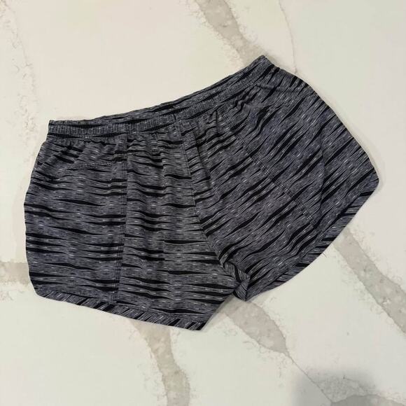 Athleta Ariel Stellar Shorts Women's Medium Gray/Black Running Workout Pockets - Picture 5 of 7